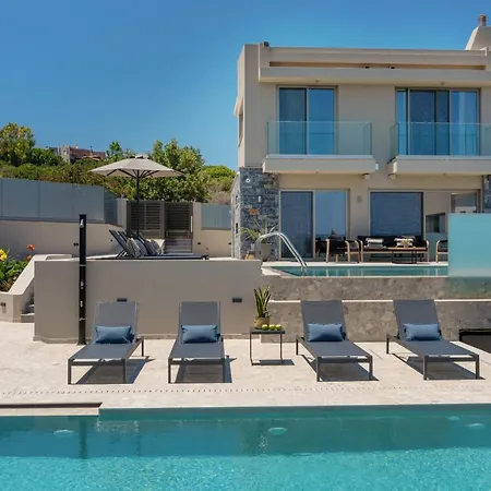 Luxury Aqua With 2 Heated Pools